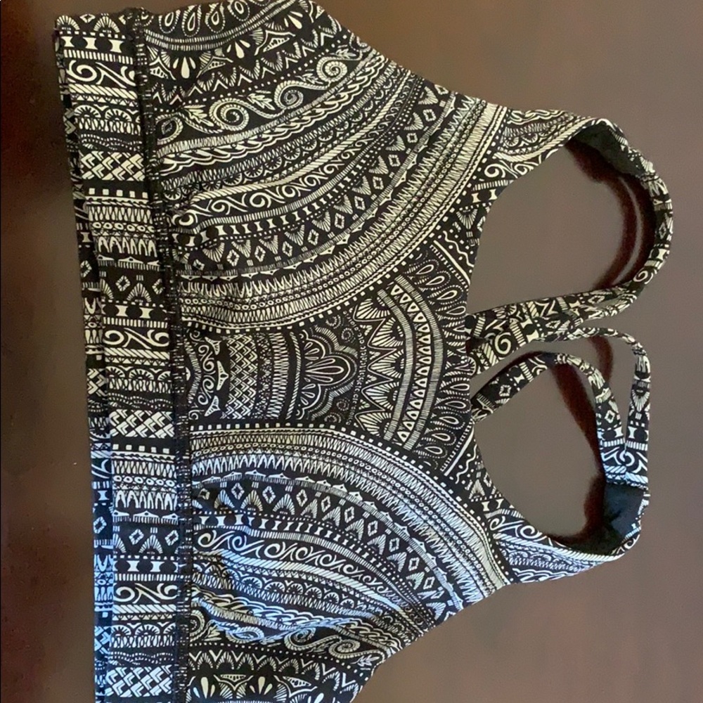 Lululemon sz 6 energy bra